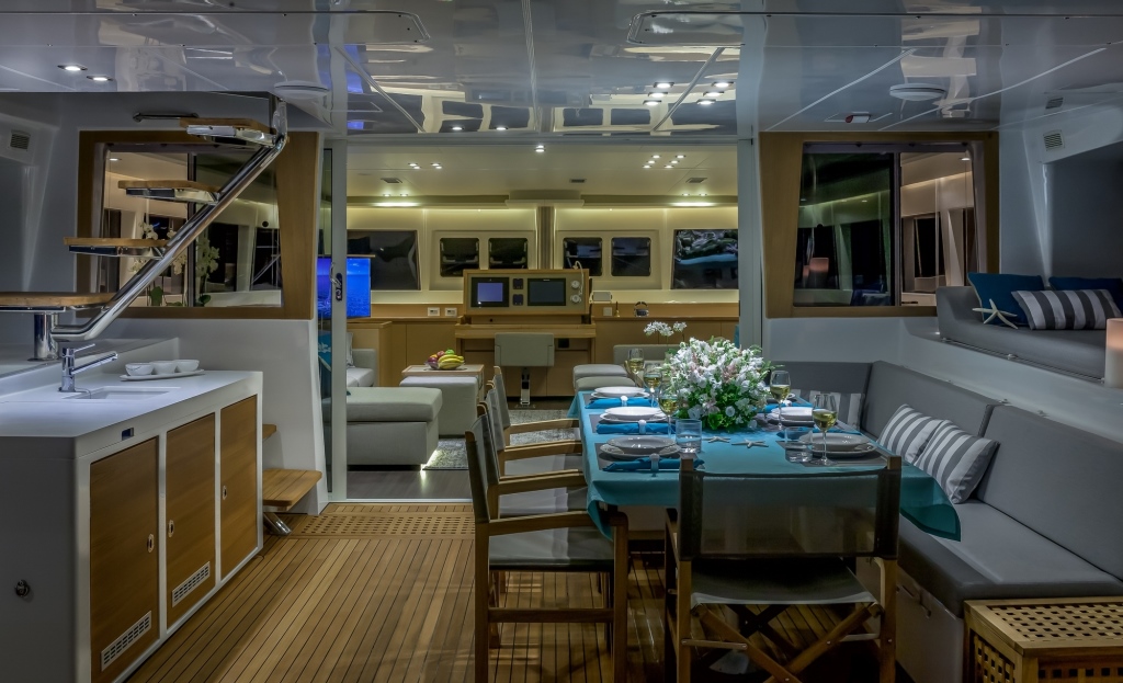 OceanView Catamaran Dining